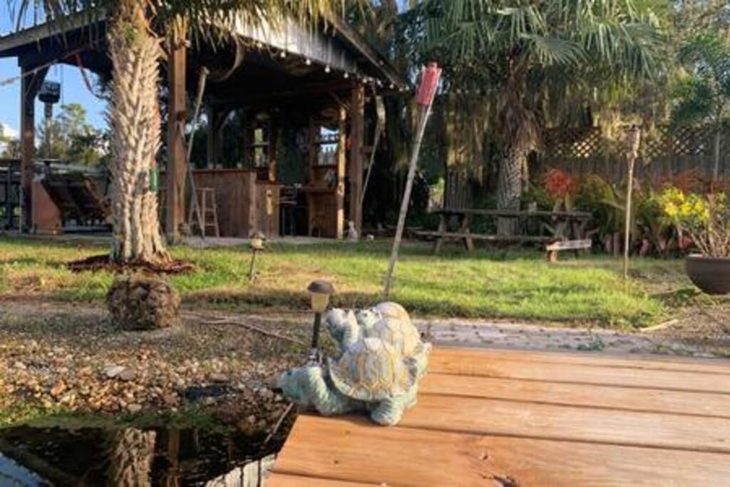 Tropical Getaway Pool And Tiki Bar Villa Cleveland Exterior photo